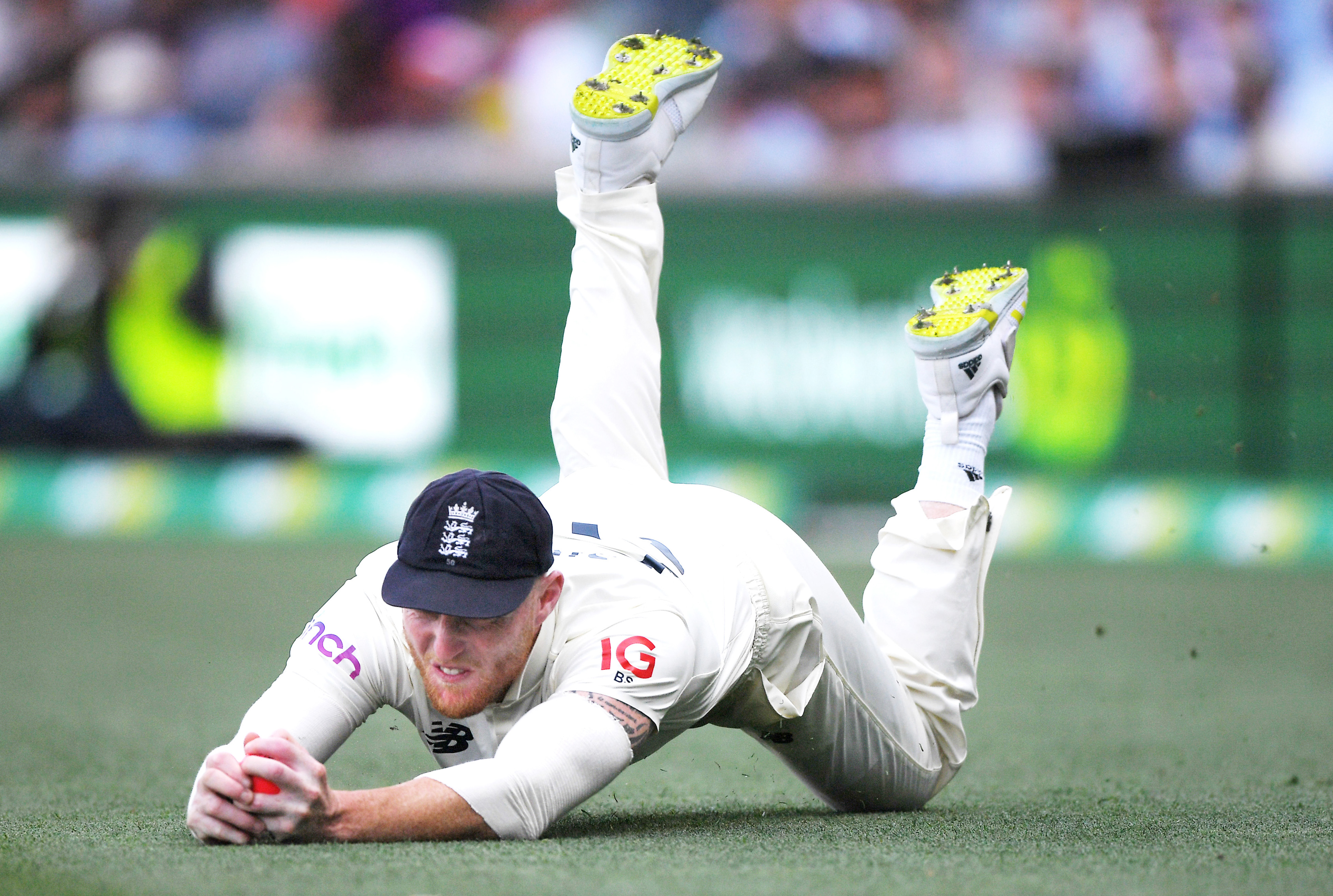 Ashes 2021-22 | WATCH: Ben Stokes takes a brilliant boundary catch to dismiss Travis Head