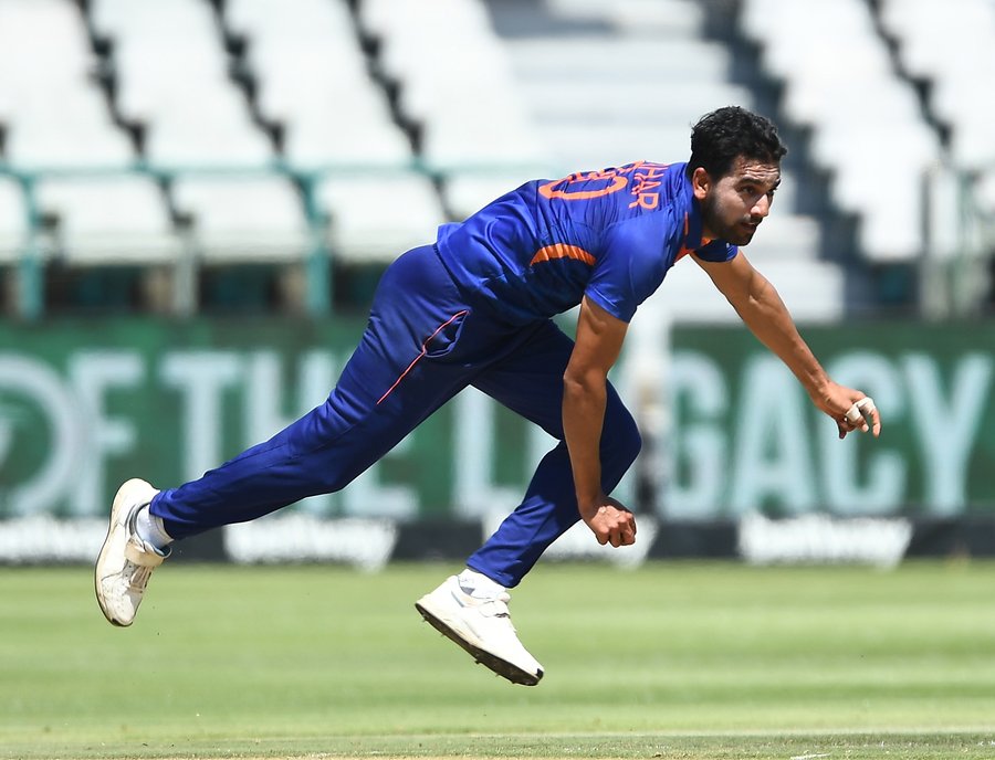 ZIM vs IND 2022, 3rd ODI | Internet reacts to Deepak Chahar displaying incredible sportsmanship by giving 'Mankad' warning