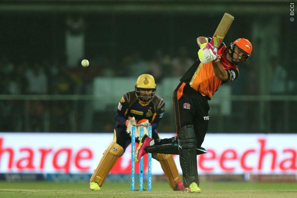 IPL 2016 | Yuvraj special helps Sunrisers eliminate KKR