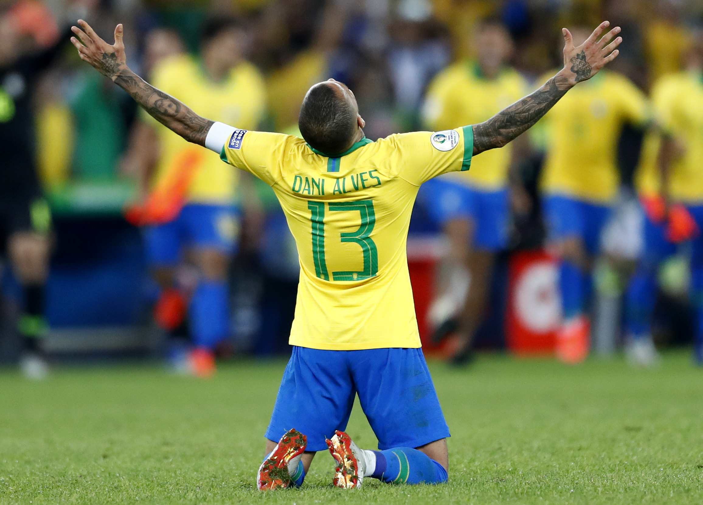 Reports | Dani Alves to meet with Barcelona over potential move back to Camp Nou