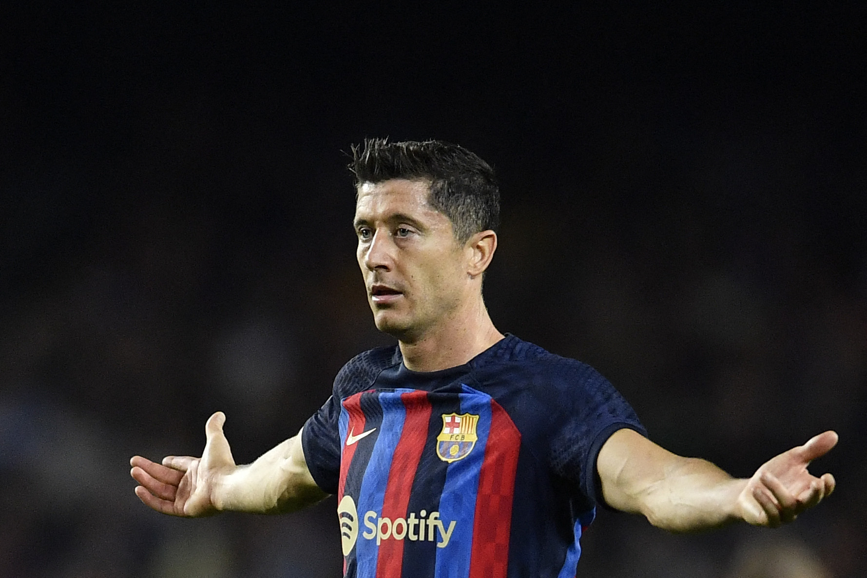 WATCH | Robert Lewandowski breathes life back into Barcelona's season with added-time equaliser