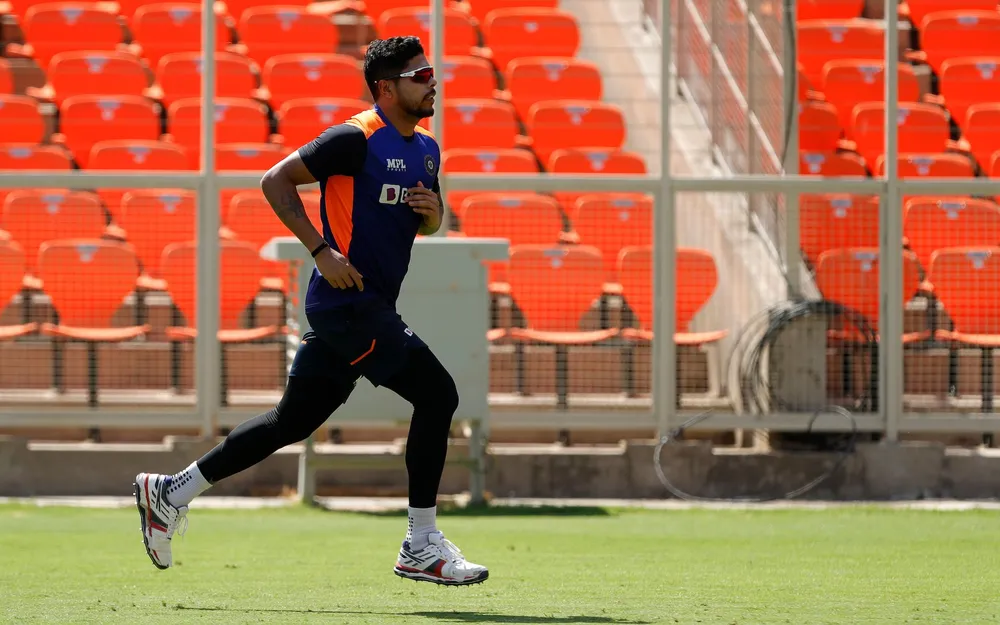 Reports | Umesh Yadav replaces Covid-19 positive Mohammed Shami for Australia T20Is