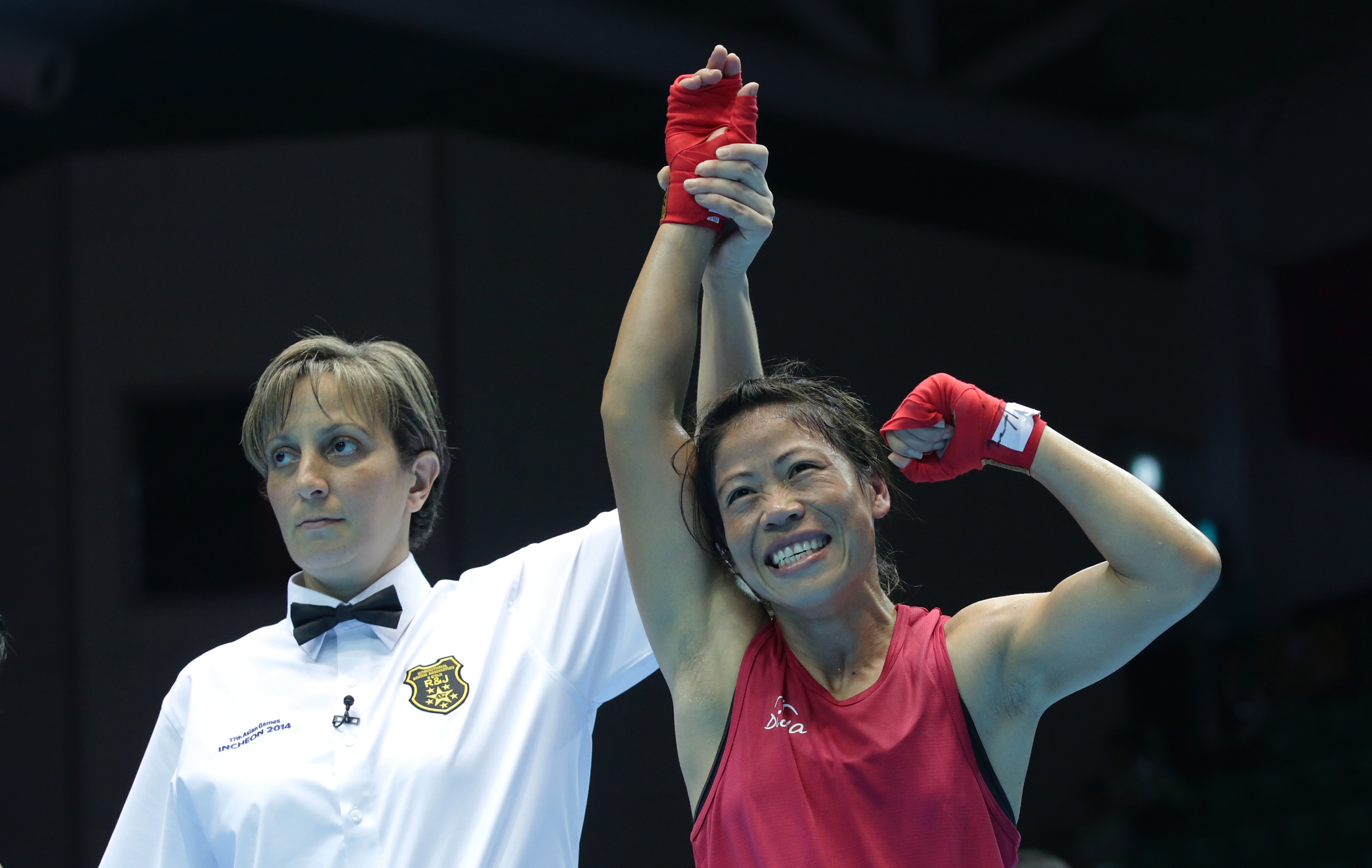 Indian Open Boxing | Mary Kom beats Nikhat Zareen to storm into the final