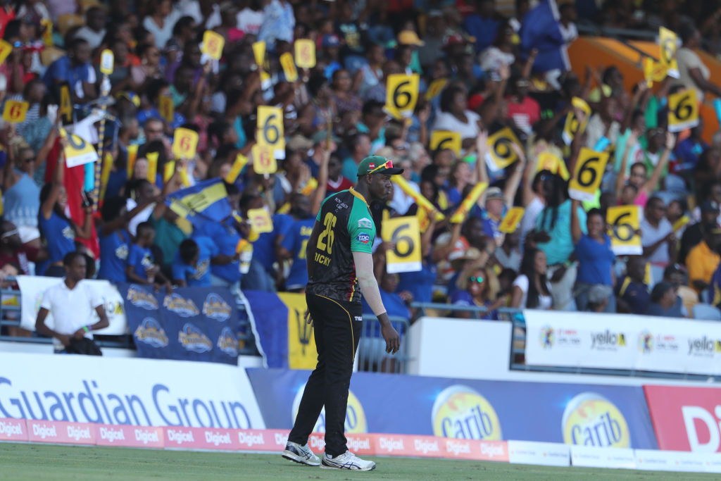 VIDEO | Carlos Brathwaite gets ‘lost’ finding ball in between fake crowd leaving commentators in splits