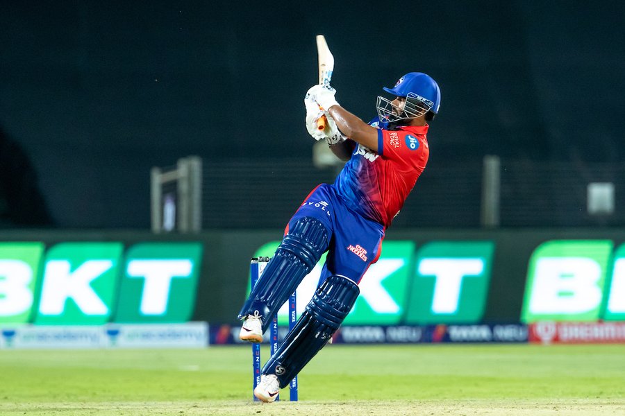 IPL 2022 | Rishabh Pant should not change his approach, opines Virender Sehwag