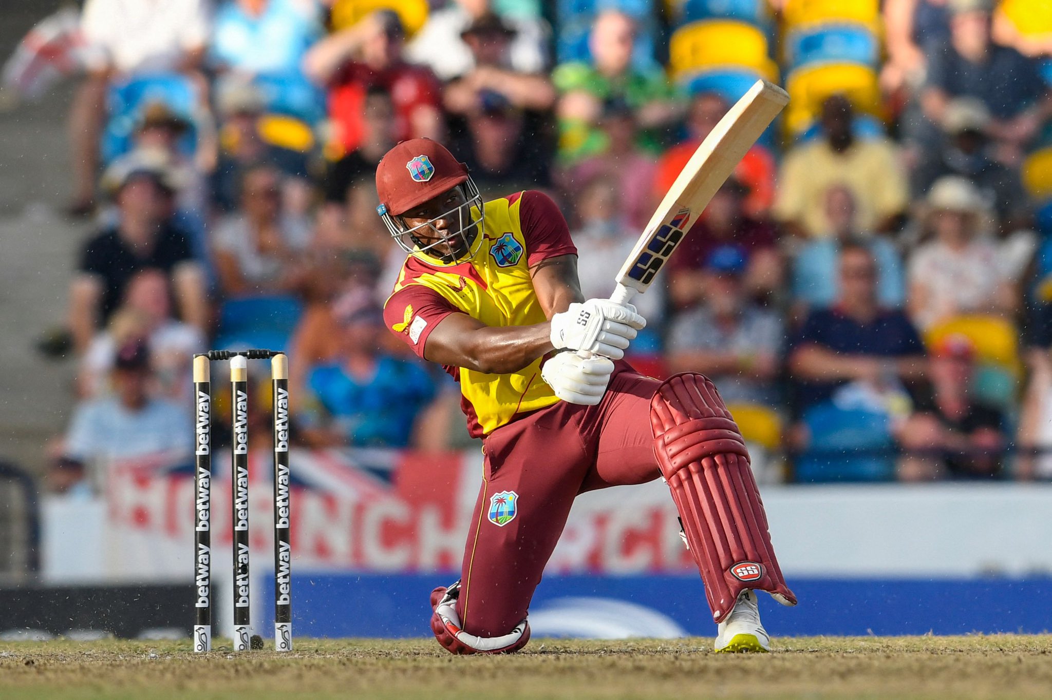 ICC World T20 | Twitter reacts to Rovman Powell's shocking stare at ‘stumbling’ Johnson Charles despite being caught ball-watching