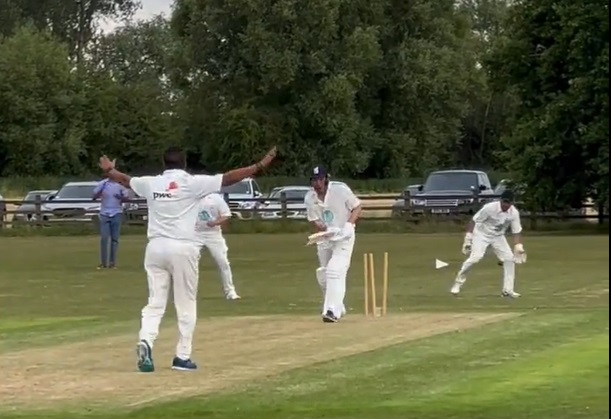 WATCH | Wasim Akram turns back the clock, castles Michael Atherton with a toe-crushing yorker