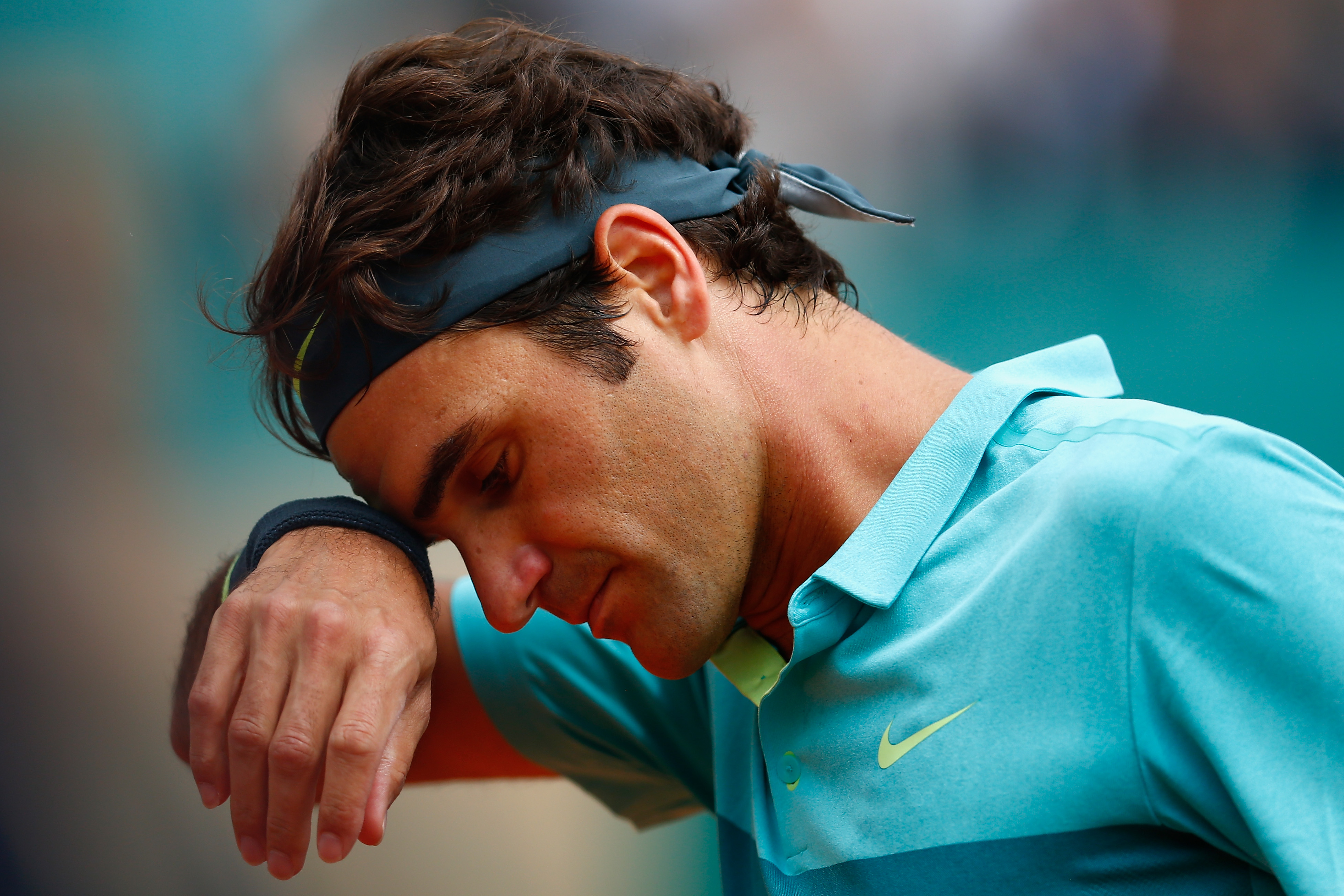 VIDEO | Roger Federer smashes ball into stands as petrified fan protects face