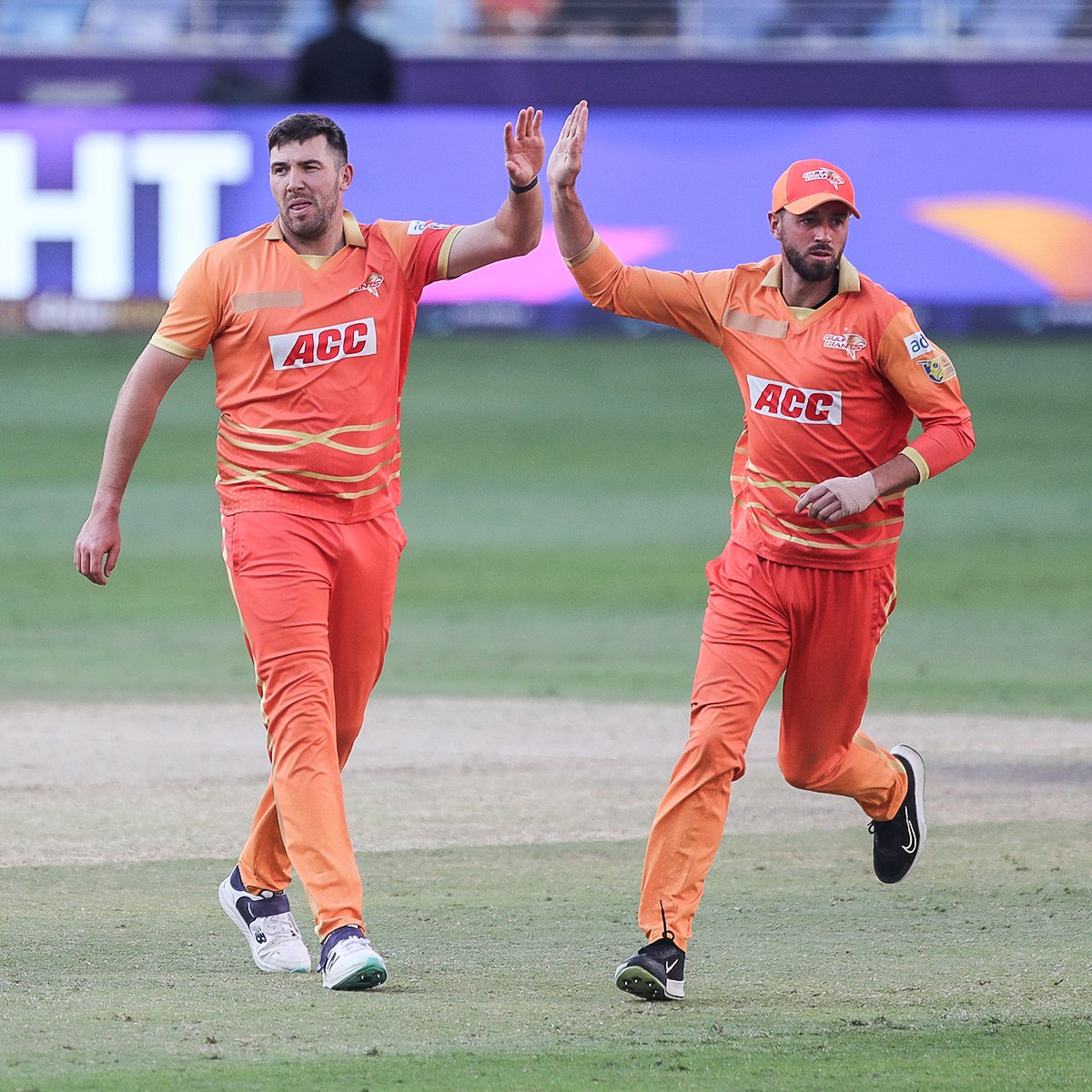 ‌ILT20 | Twitter reacts to Gulf Giants sealing playoff spot with nervy last-ball triumph over Knight Riders