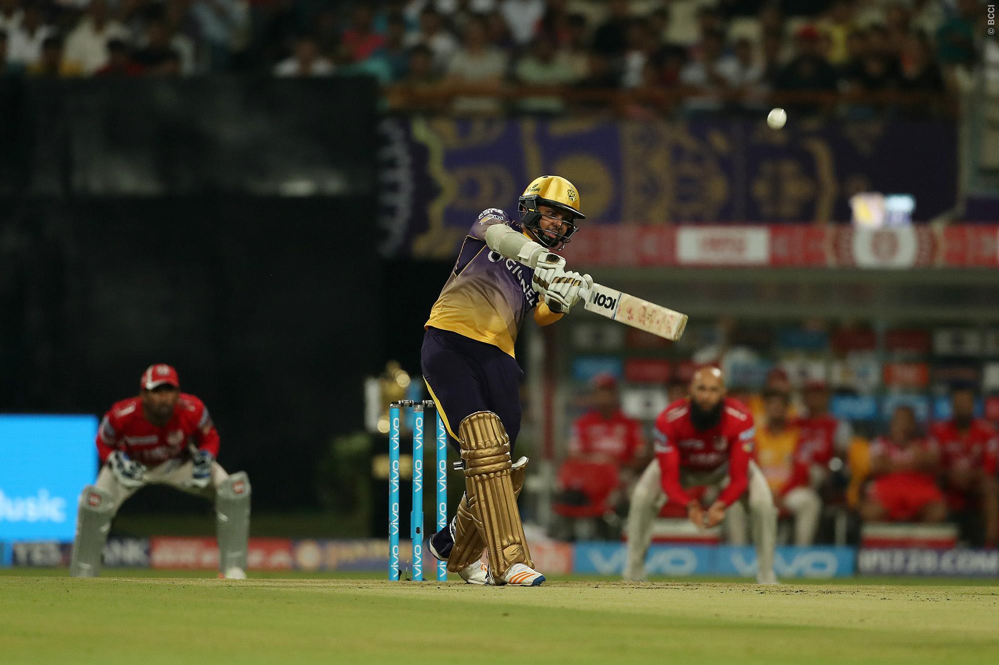 Twitter reacts as Gambhir shocks fans by sending Narine to open innings