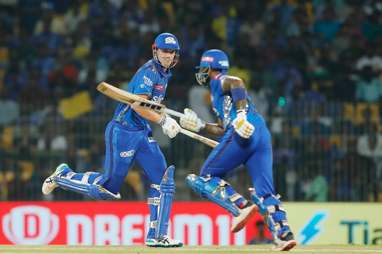 IPL 2023, LSG vs MI | Twitter bashes braindead Mohsin Khan as clueless bowling allows Cam Green to smash third-tier six