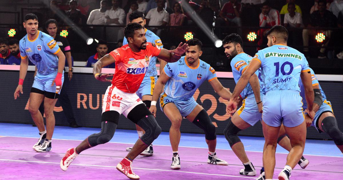 PKL | Internet reacts after Chandran Ranjit suffers shoulder injury; joins Pawan Sehrawat and Rajnish in injured list