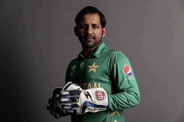 VIDEO | Pakistan left frustrated after Sarfraz Ahmed’s nose stops him from claiming du Plessis’ catch